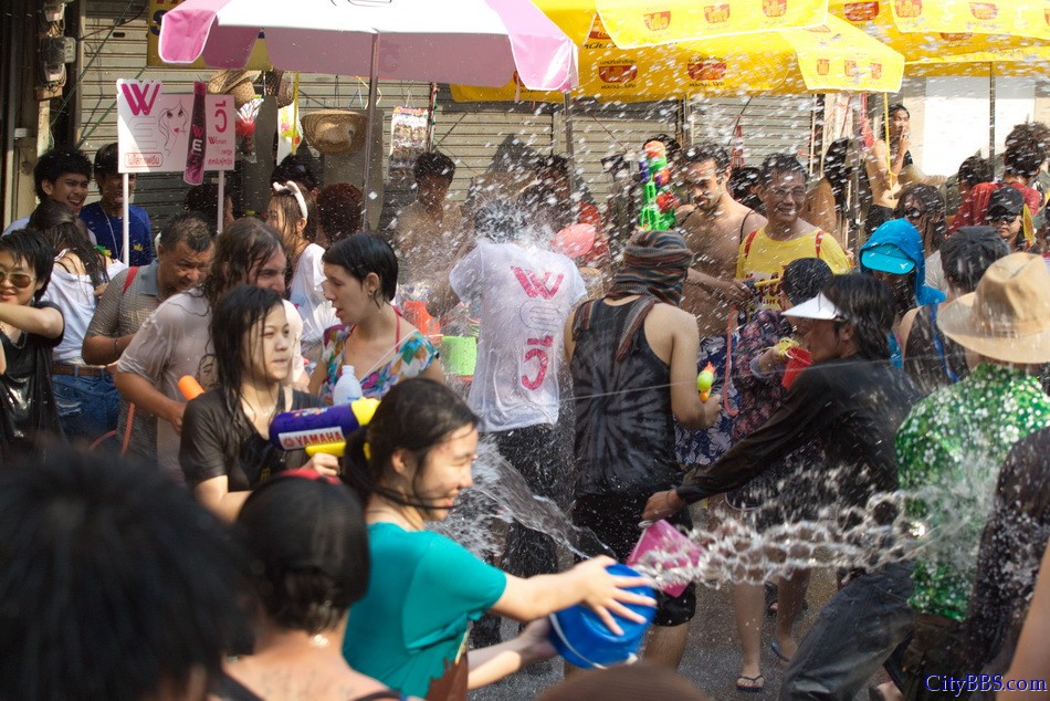 Chiangmai_Songkran_348.jpg