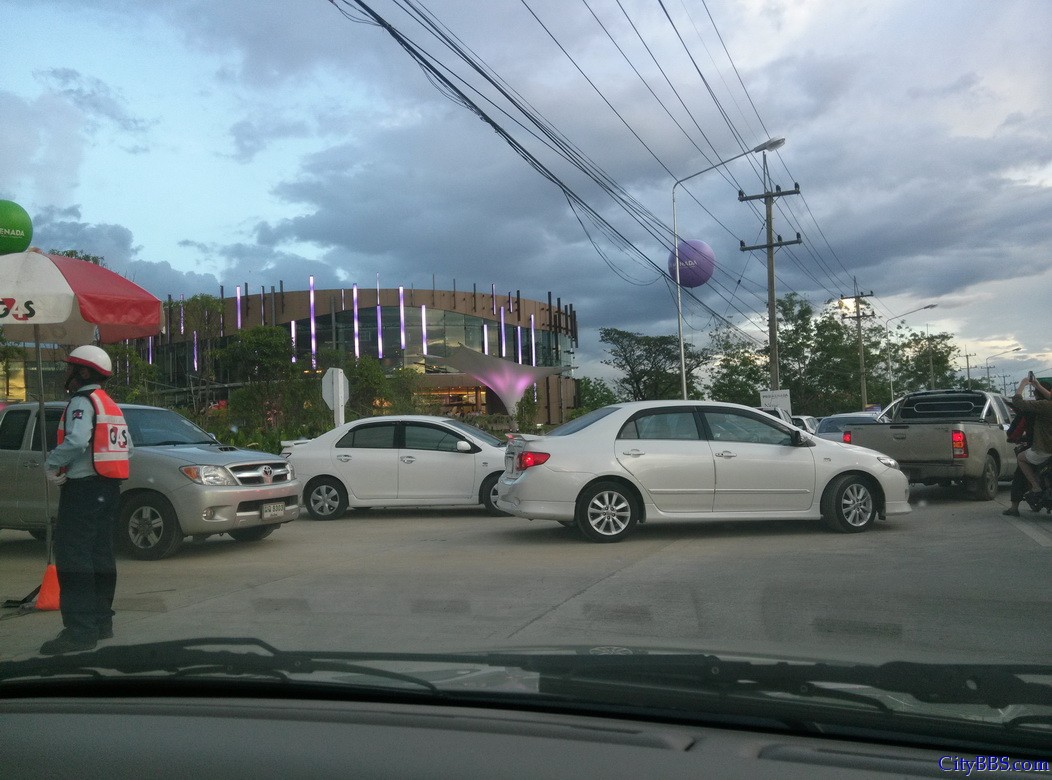 泰国清迈最大超级商场Promenada开业