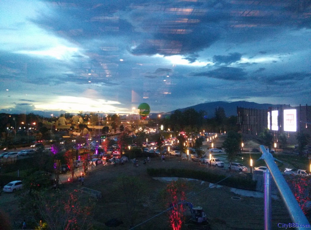 清迈新建的最大商场Promenada开业——Promenada外景