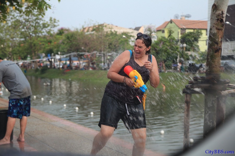 2014_ChiangMai_Songkran_清迈宋干节