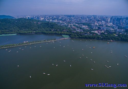 新一线城市吸引老外定居 魅力不逊北上广深