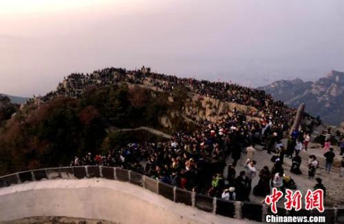 25省份国庆假期旅游收入