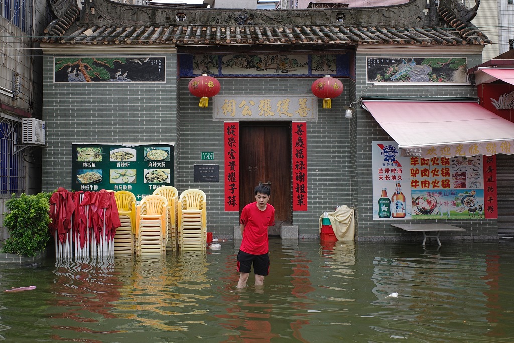 广州一夜成河破历史纪录强降雨致4人死亡