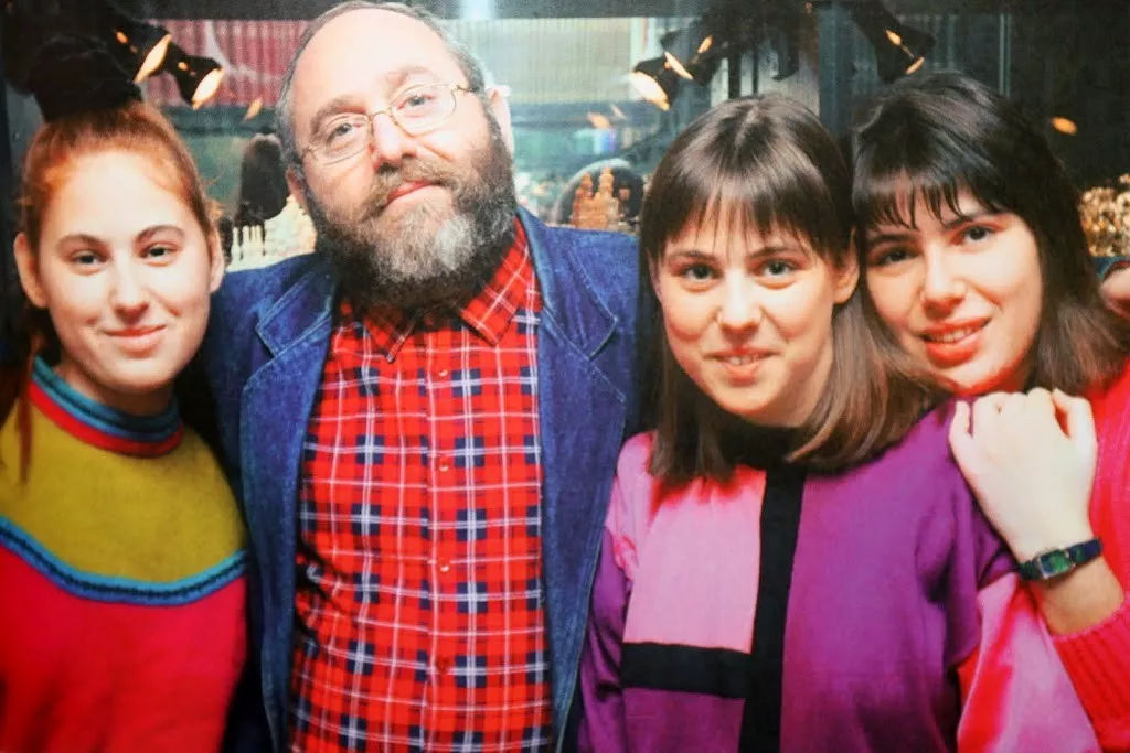 匈牙利父亲养出“神童三姐妹”3.jpg