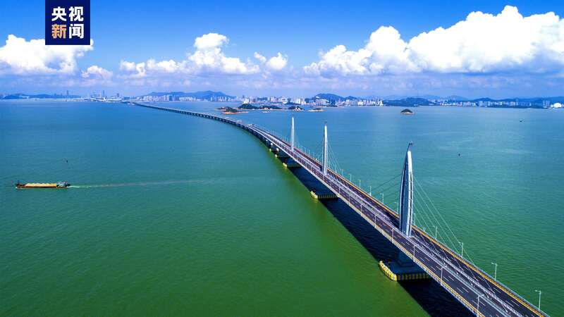 试运营阶段，大桥旅游对两类人员开放