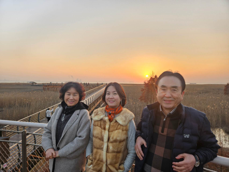 韩尚佑在崇明岛为家人拍下的合影