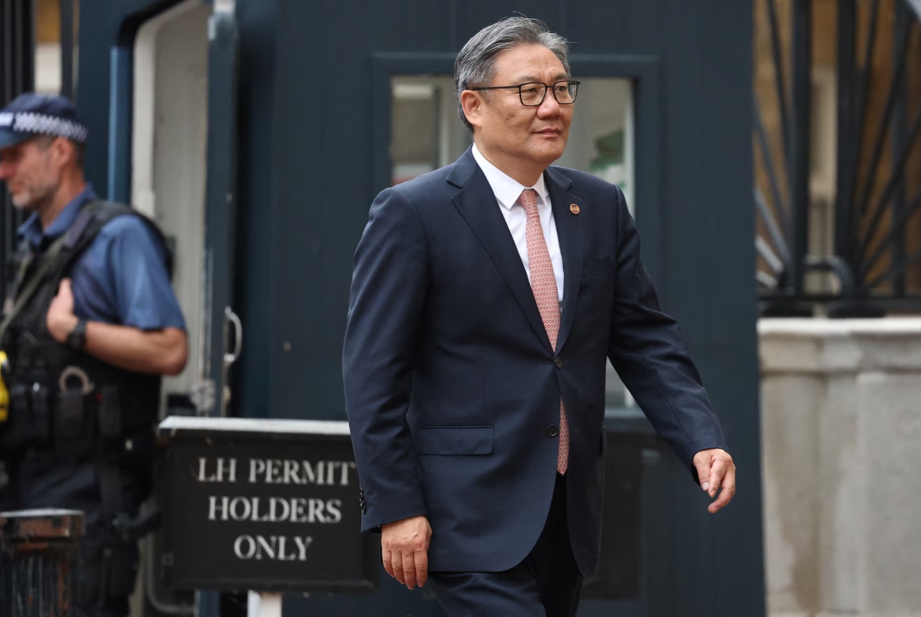 中国商务部长王文涛抵达英国伦敦兰卡斯特宫