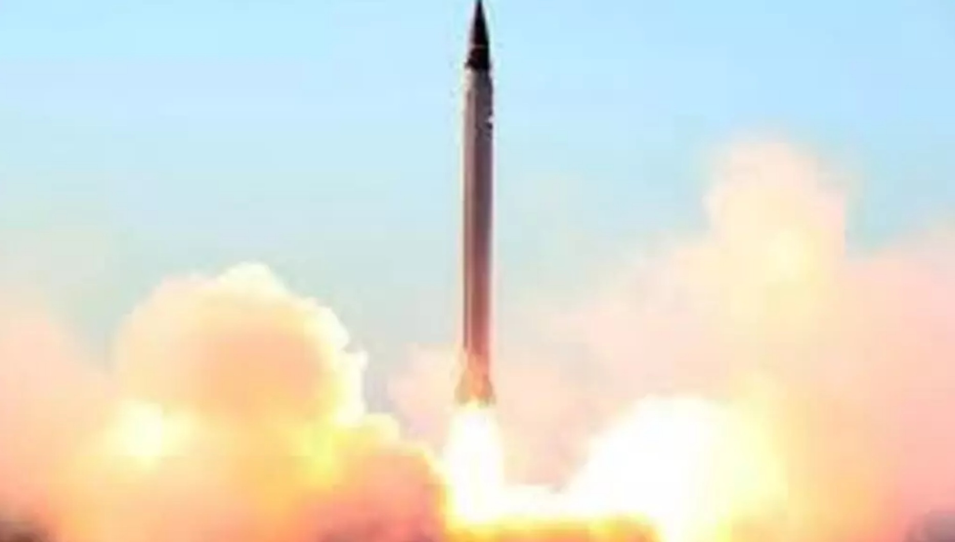 伊朗试射的 霍拉姆沙赫尔-4 型弹道导弹(Khorramshahr-4)